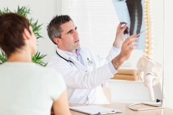 Dirección a un especialista para la osteocondrosis cervical